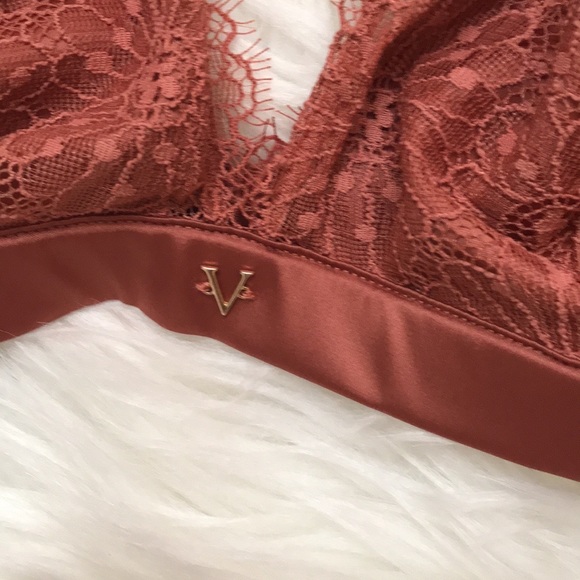 VICTORIA’S SECRET BRALETTE SET - Picture 5 of 11